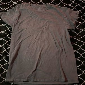 grey tee shirt